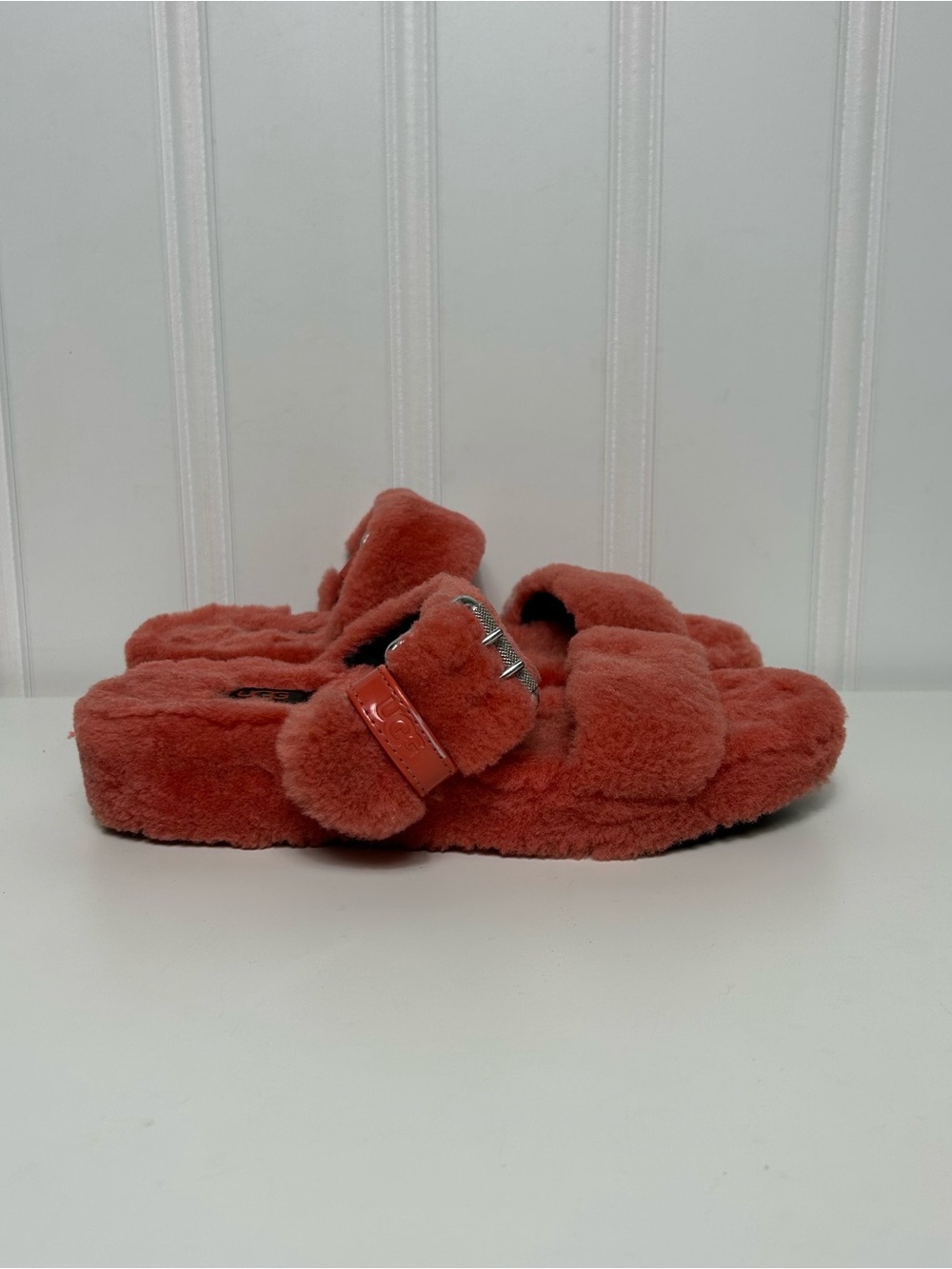 UGG fuzz Yeah Slide Sandals in Coral Pink buckle women’s 8